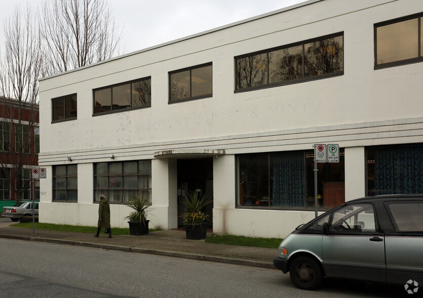 More Photos Of 11 E 4th Ave, Vancouver Warehouse For Lease