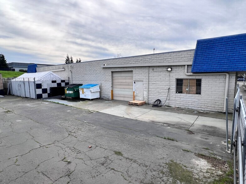More Photos Of 28722-28728 Mission Blvd, Hayward Freestanding For Lease