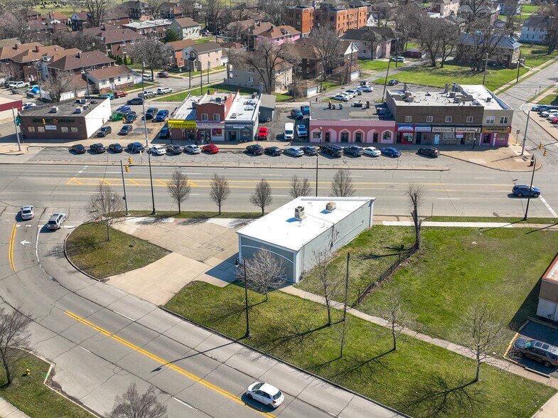 More Photos Of 10306 Dix, Dearborn Office For Sale