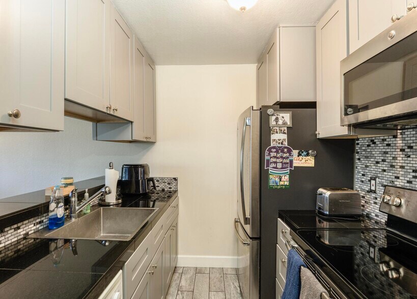 More Photos Of 457 Spencer St, Monterey Apartments For Sale