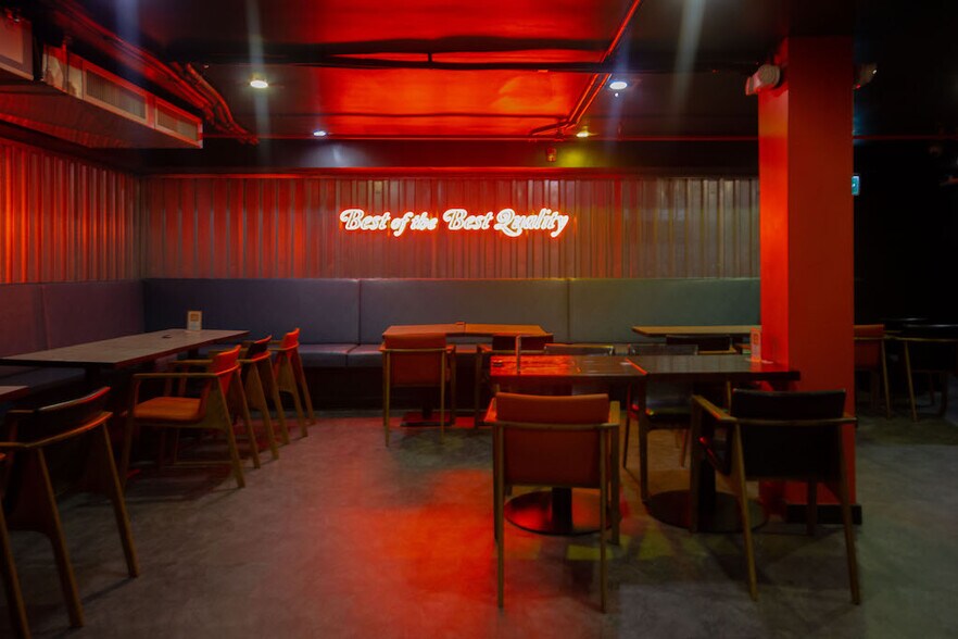 More Photos Of 1033 Granville St, Vancouver Apartments For Sale