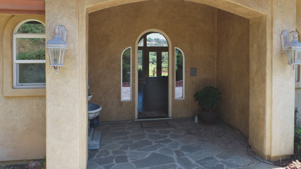 More Photos Of 7071 Ridge Road, Newcastle Winery Vineyard For Sale