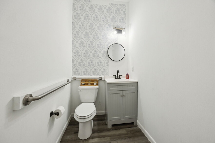 More Photos Of 1637-1643 S 8th St, Fernandina Beach Storefront For Sale