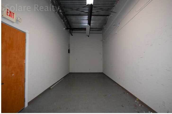 More Photos Of 7751 Kingspointe Pky, Orlando Light Distribution For Lease