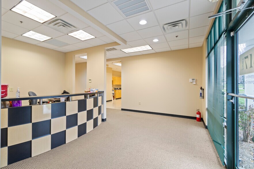 More Photos Of 1690 Roberts Blvd, Kennesaw Warehouse For Sale