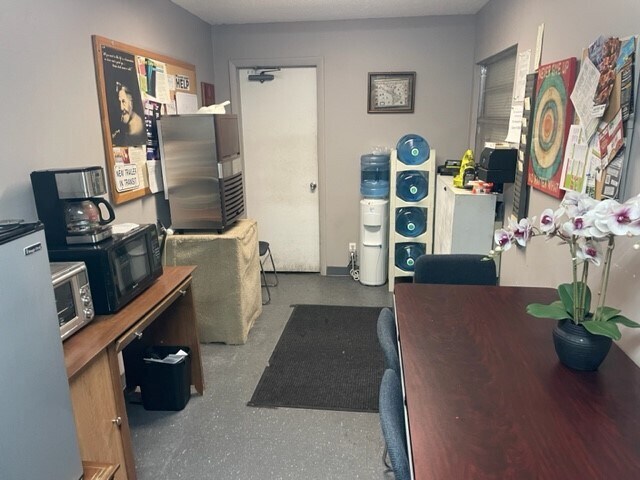 More Photos Of 7051 SW 21st Pl, Fort Lauderdale Warehouse For Sale