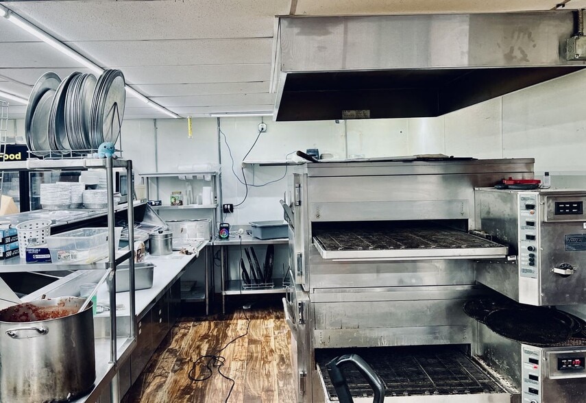 More Photos Of 912 Mulberry St, Loudon Freestanding For Sale