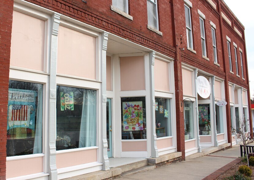 More Photos Of 310 S Salisbury Ave, Spencer General Retail For Sale