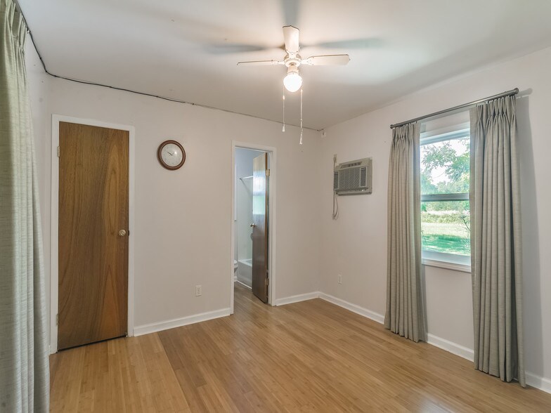 More Photos Of 11304 Fostoria Rd, Cleveland Land For Sale