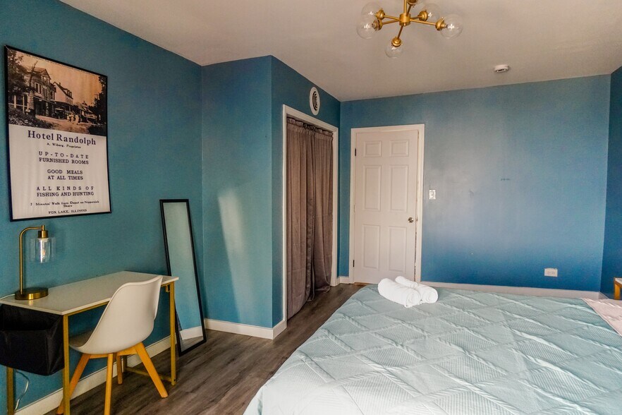 More Photos Of 115 Nippersink Blvd, Fox Lake Hospitality For Sale