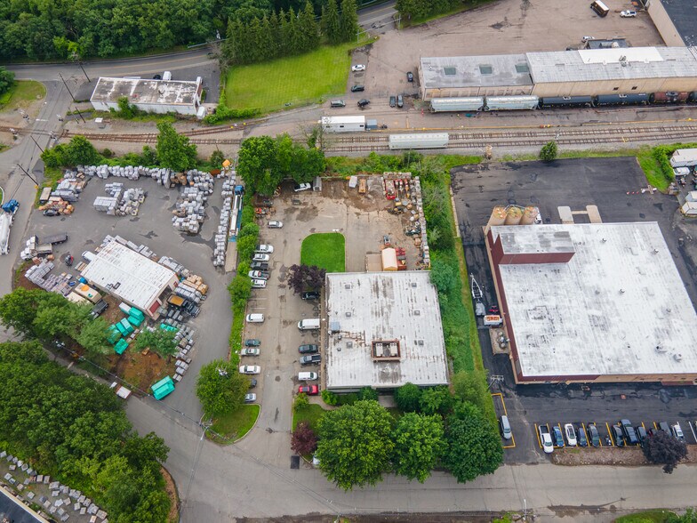 More Photos Of 29 Edison Ave, Oakland Warehouse For Lease