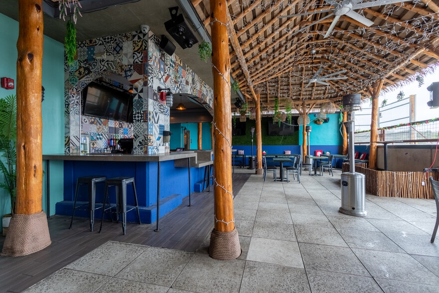 More Photos Of 7280 UTSA Blvd, San Antonio Freestanding For Lease