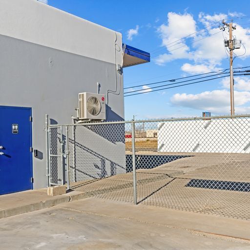 More Photos Of 2703 W Industrial Ave, Midland Warehouse For Lease