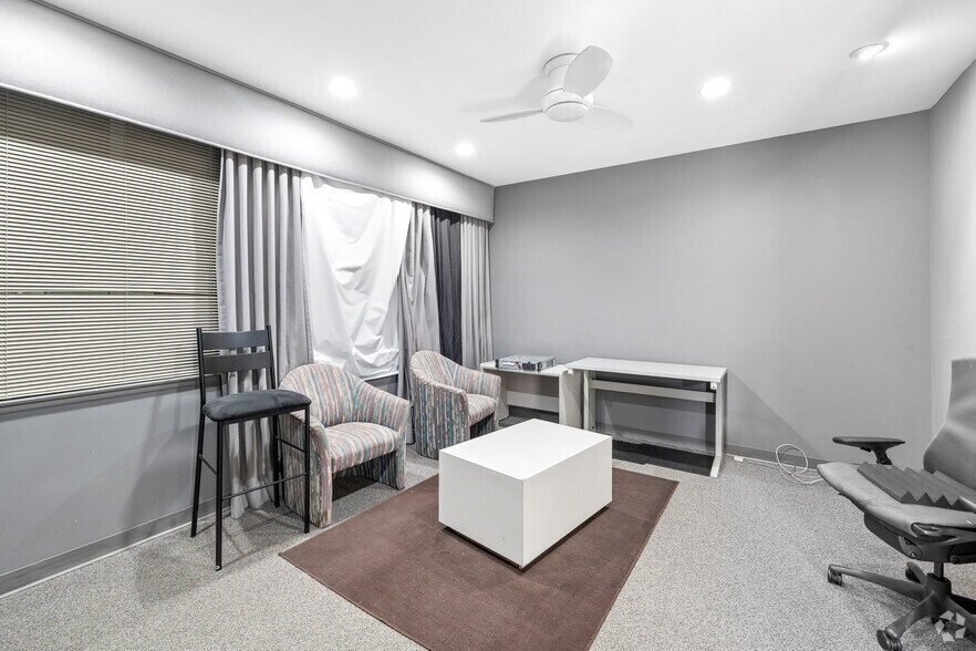 More Photos Of 13822 Beach Blvd, Westminster Office For Sale