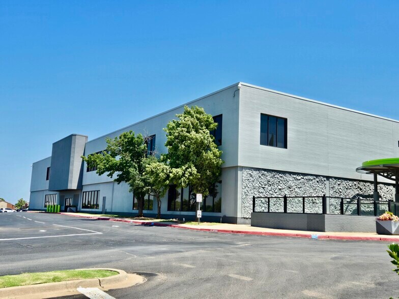 More Photos Of 2401 NW 23rd St, Oklahoma City Office For Lease