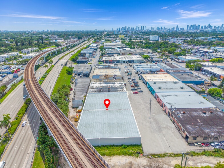 More Photos Of 3916-3920 NW 32nd Ave, Miami Warehouse For Lease