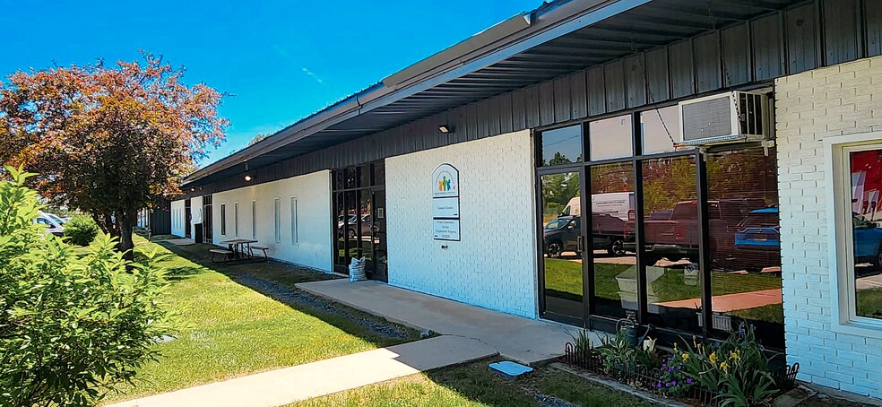 More Photos Of 2 Industrial Park Dr, Concord Service For Lease