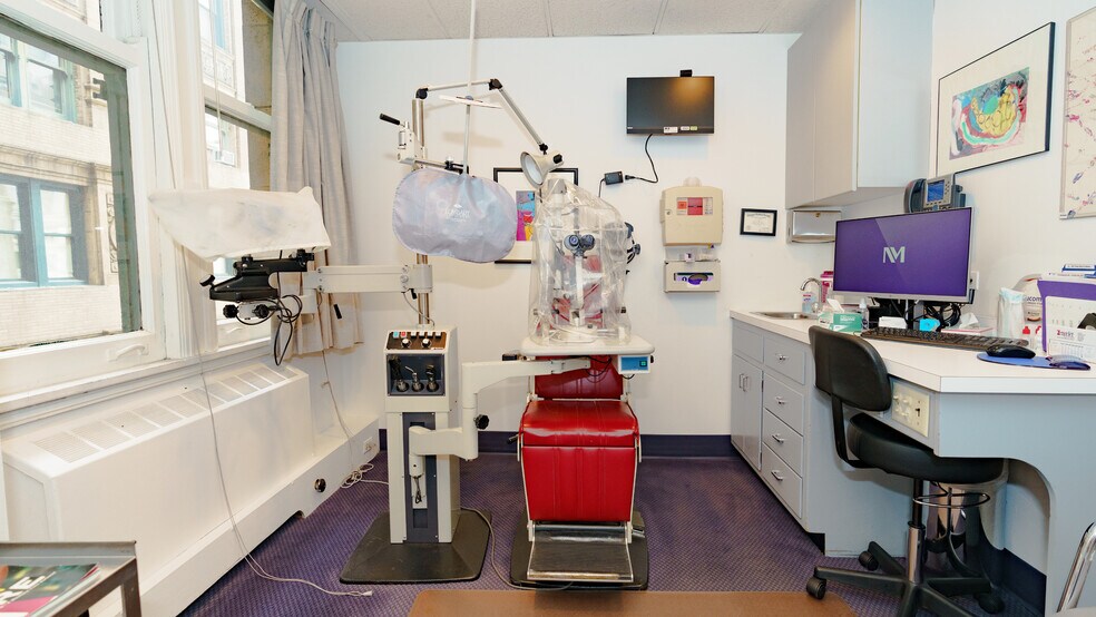 More Photos Of 111 N Wabash Ave, Chicago Medical For Lease