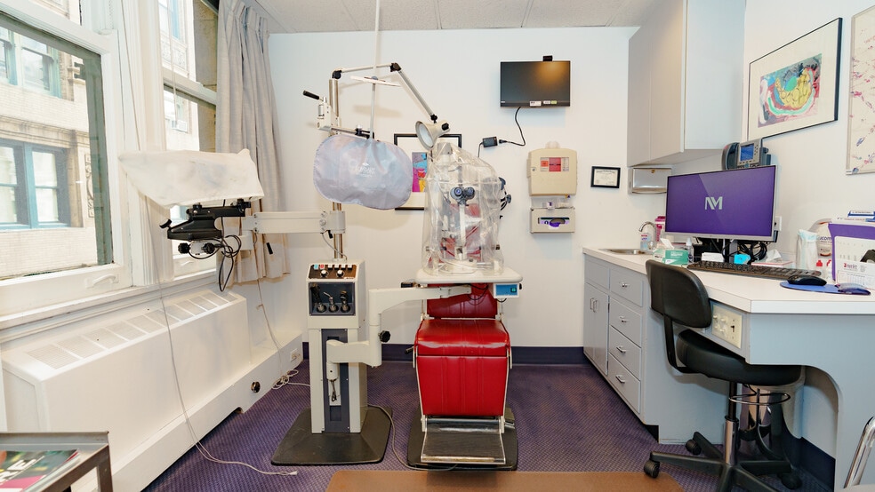 More Photos Of 111 N Wabash Ave, Chicago Medical For Sale