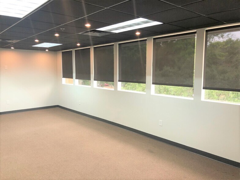 More Photos Of 217 N Westmonte Dr, Altamonte Springs Office For Lease