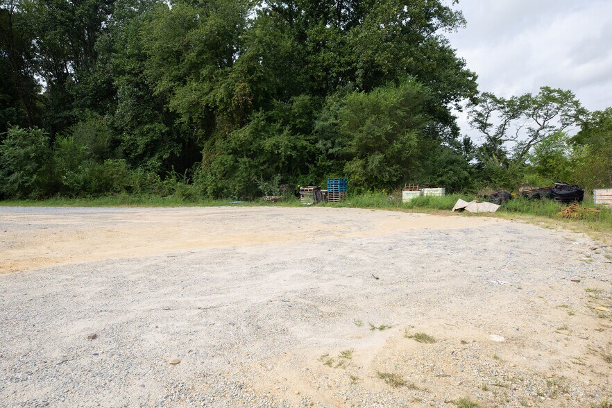 More Photos Of 265 Harrisonville Lake Rd, Pilesgrove Service For Lease