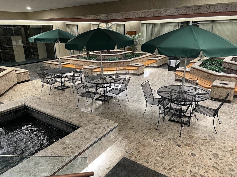 More Photos Of 100 S Salina St, Syracuse Office For Lease