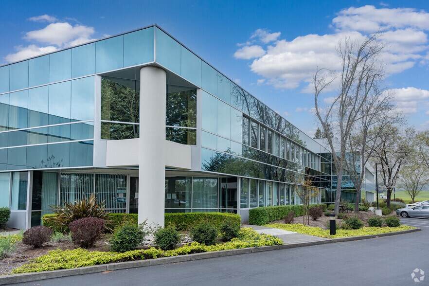 More Photos Of 2277 Pine View Way, Petaluma Warehouse For Lease