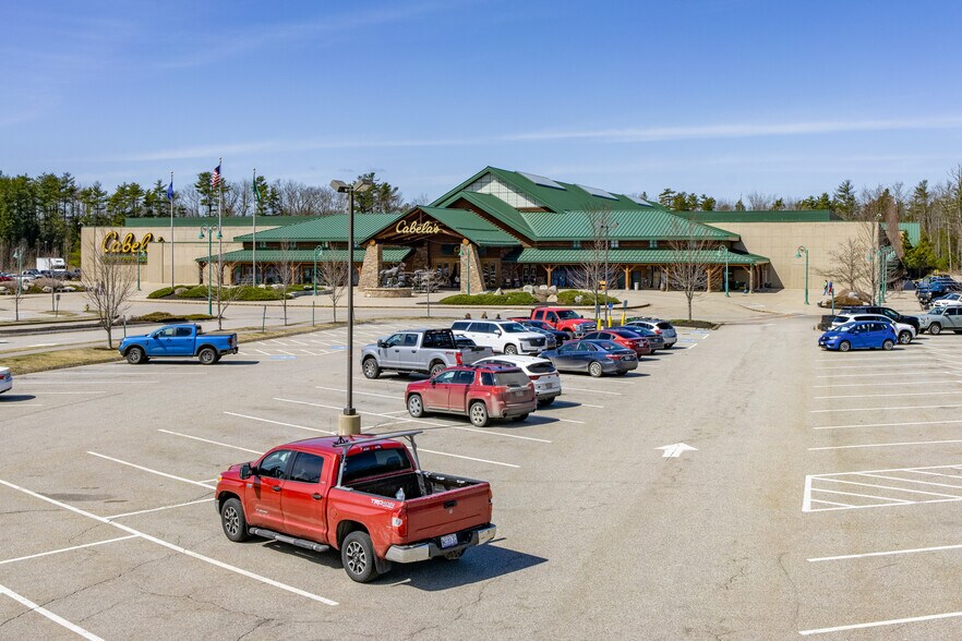 Primary Photo Of Cabela's, Scarborough General Retail For Sale