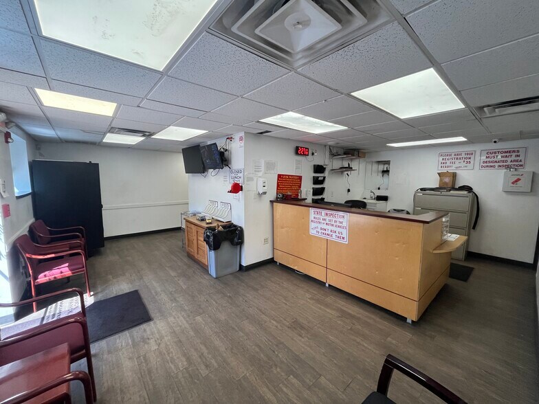 More Photos Of 790 W Chestnut St, Brockton Service For Sale