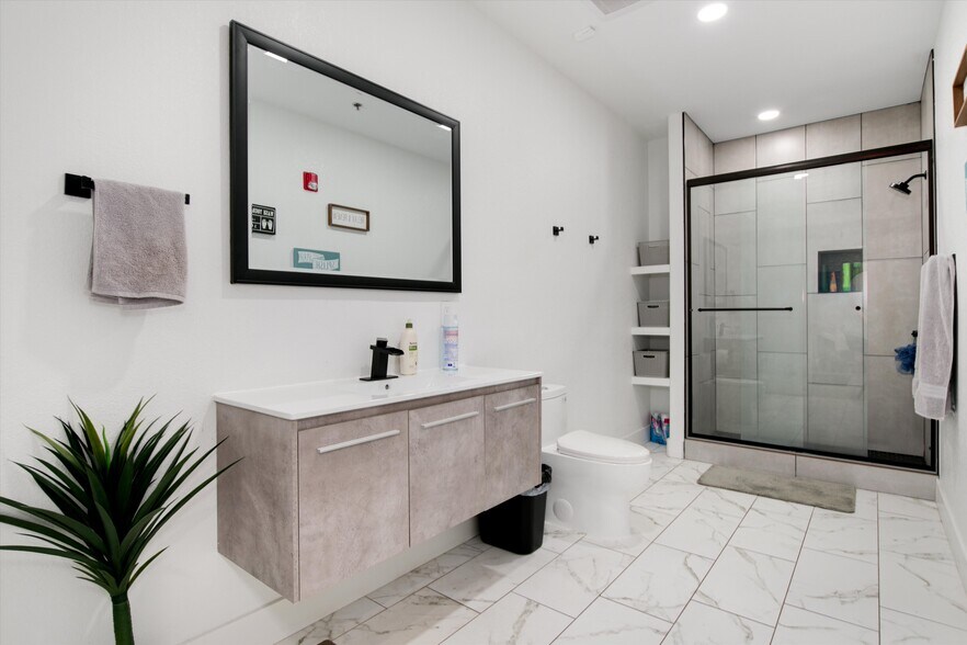 More Photos Of 42 Garden Ctr, Broomfield Office For Lease