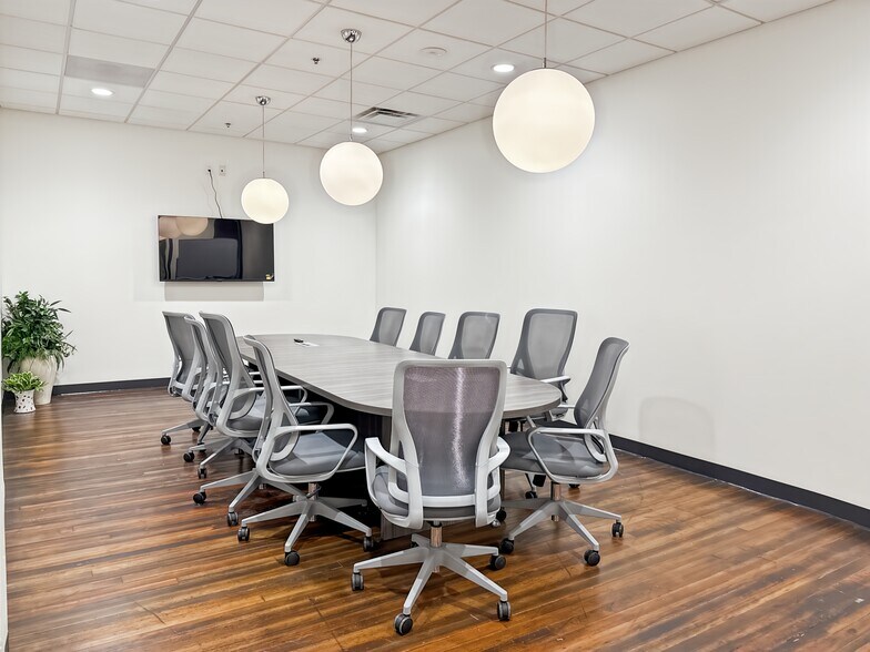 More Photos Of 107-109 S Main St, Memphis Coworking Space