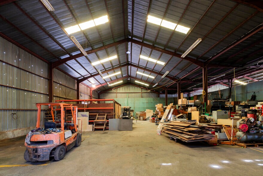More Photos Of 2219 Fair Park Ave, Los Angeles Warehouse For Lease