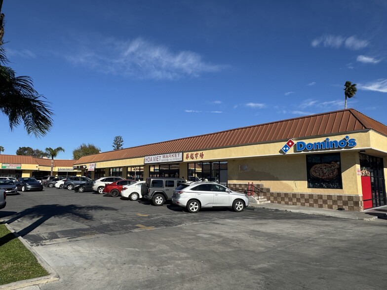 More Photos Of 21001-21015 Sherman Way, Canoga Park Freestanding For Lease