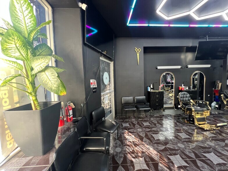 More Photos Of 4071 S Main St, Los Angeles Storefront Retail Residential For Sale