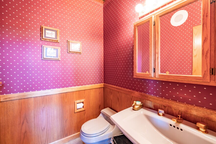 More Photos Of 1010 S Main St, Lebanon Loft Creative Space For Lease