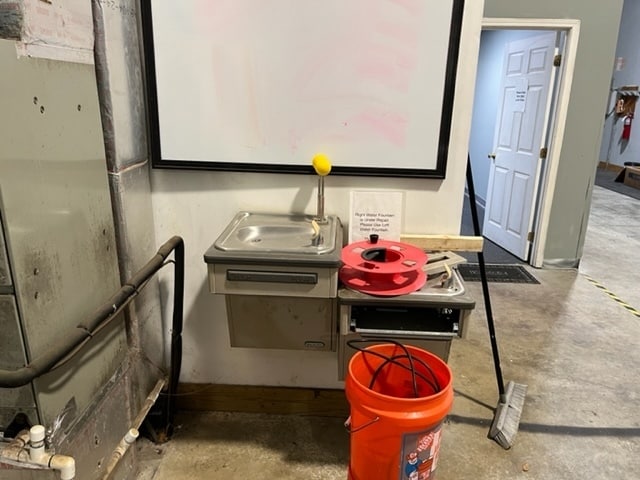 More Photos Of 4656 Collins Rd, Jacksonville Warehouse For Lease