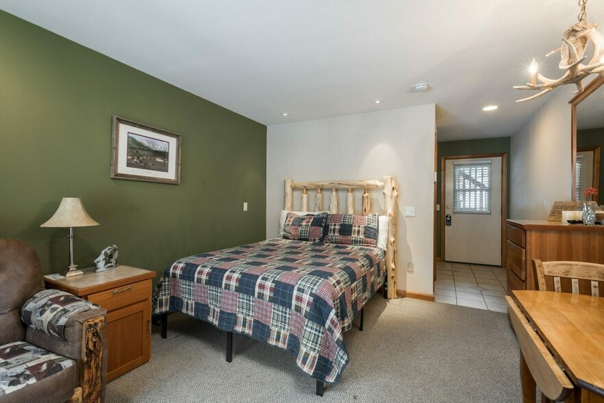 More Photos Of 1820 Fall River Rd, Estes Park Hotel For Sale