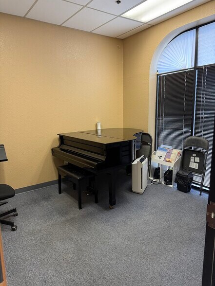 More Photos Of 1024 Serpentine Ln, Pleasanton Medical For Lease