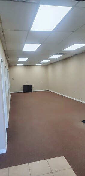 More Photos Of 2728 Williams Ave, Woodward General Retail For Lease