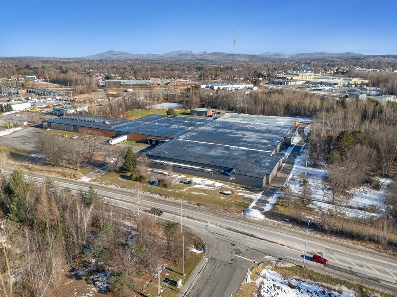 Primary Photo Of 135 Rue Dean, Cowansville Industrial For Lease