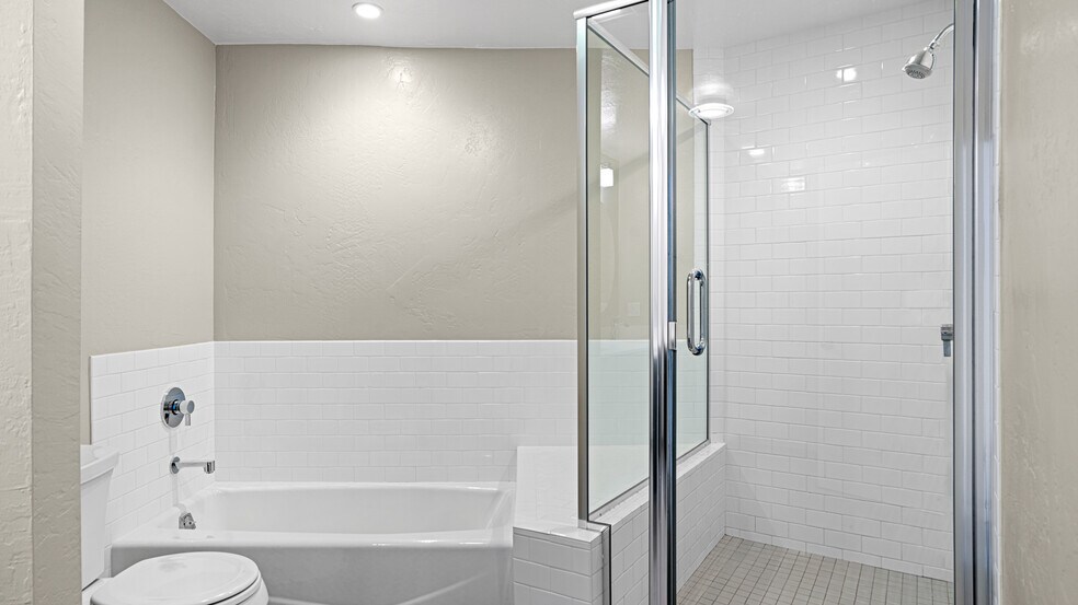 More Photos Of 151-153 Upper Via Casitas, Greenbrae Apartments For Sale