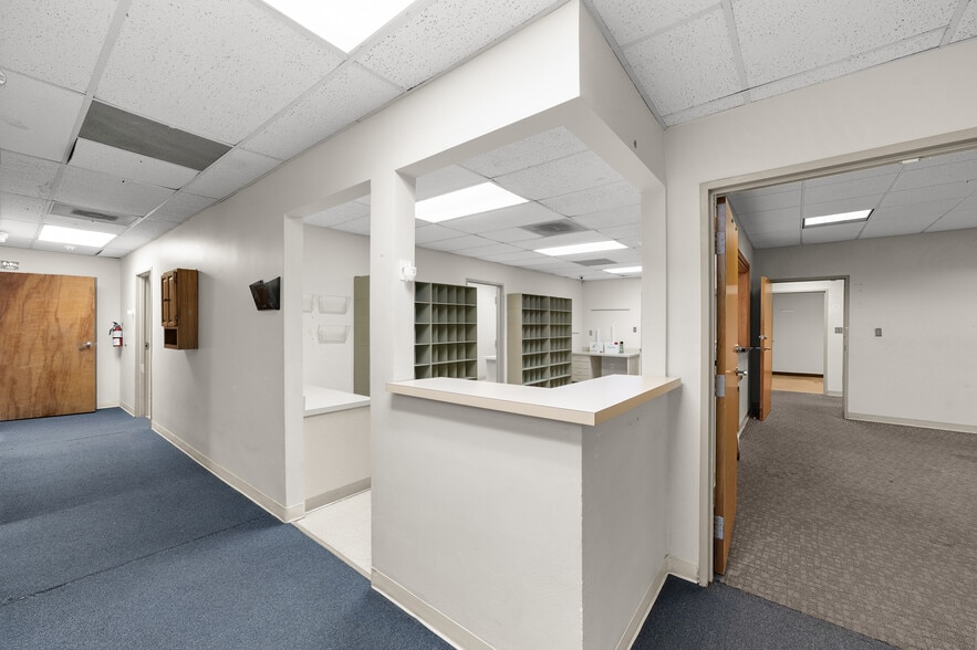 Primary Photo Of 13414 Medical Complex Dr, Tomball Medical For Sale