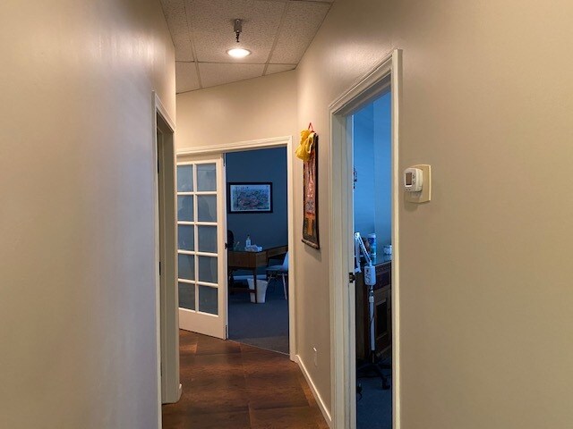 More Photos Of 2510 Main St, Santa Monica General Retail For Sale