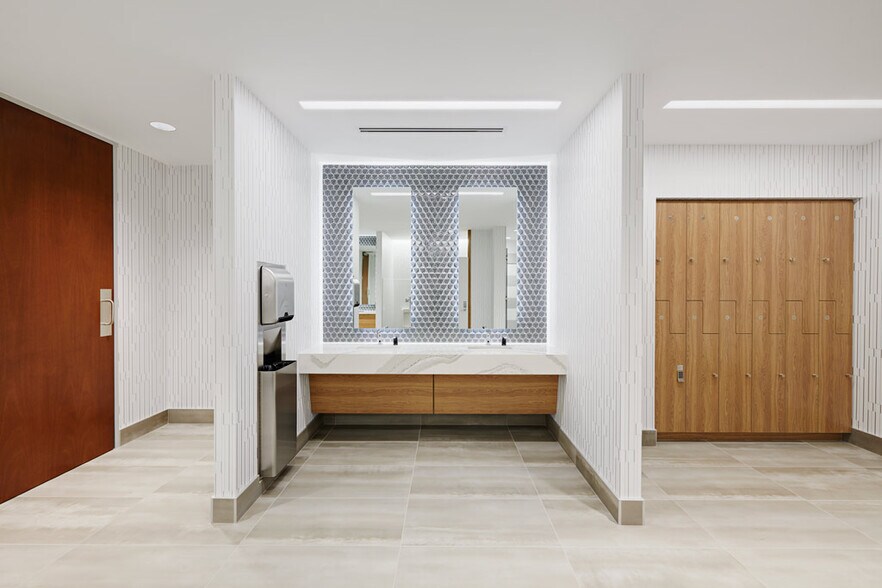 More Photos Of 6900 N Dallas Pky, Plano Office For Lease