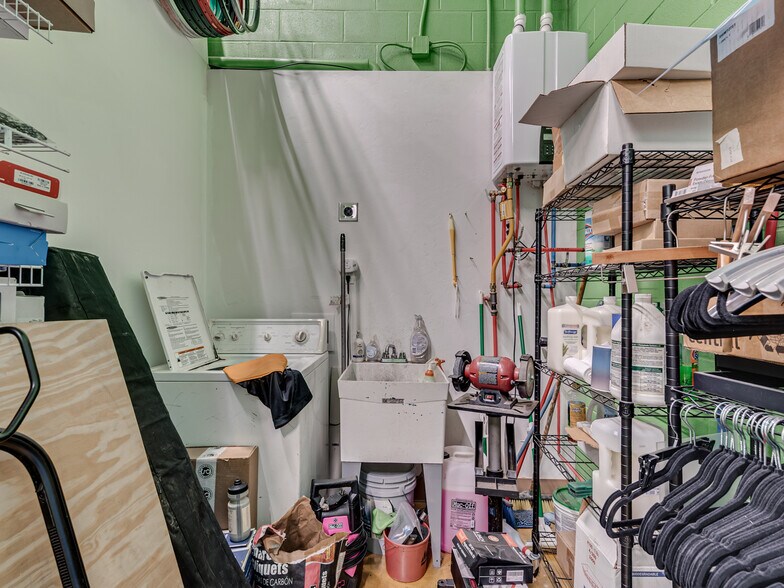 More Photos Of 111 N Broadway St, Tecumseh Office For Sale