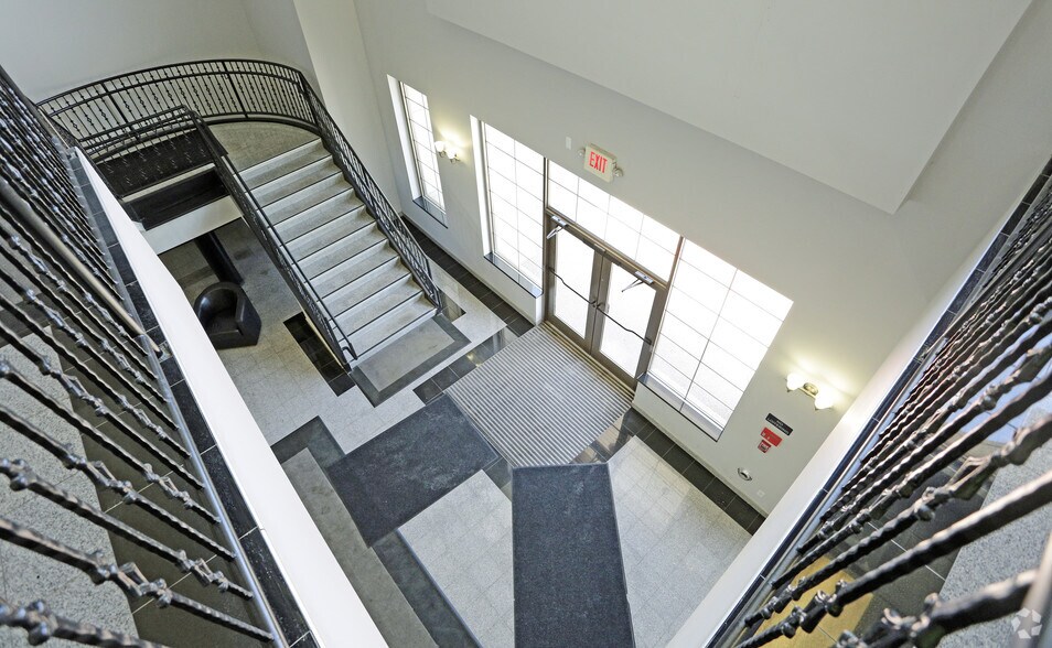 More Photos Of 1170-1254 Walton Blvd, Rochester Hills General Retail For Sale