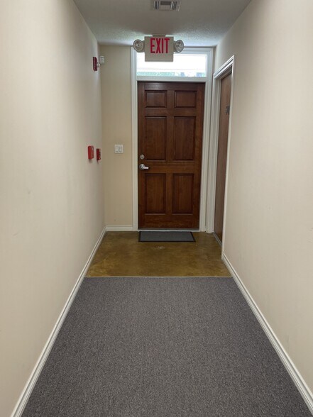 More Photos Of 17006 Seven Pines Dr, Spring Unknown For Lease