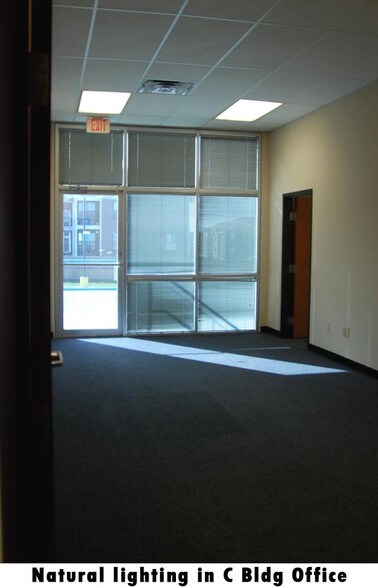 More Photos Of 1120 Howard Ln W, Austin Warehouse For Lease