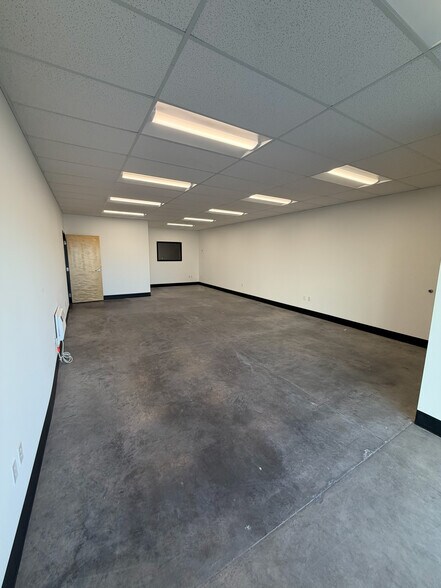 More Photos Of 1901 W 2425 S, Woods Cross Manufacturing For Lease