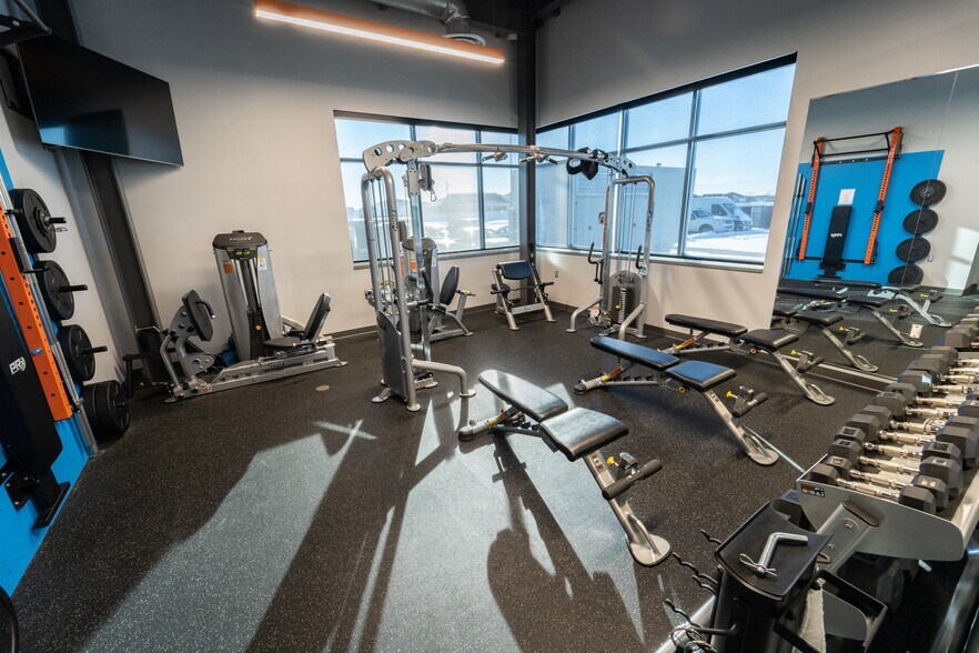 More Photos Of 3285 47th St S, Fargo Office For Sale